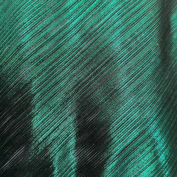 Emerald Green Metallic Halter Top NWT Size S - Picture 12 of 14